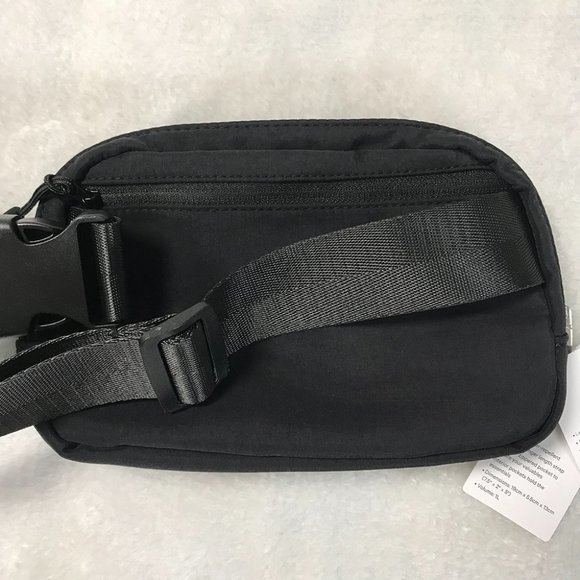 lululemon everywhere belt bag black - Picture 5 of 10